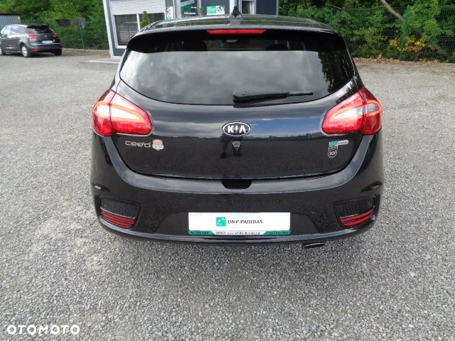 Kia Ceed 1.6 GDI ISG Dream-Team Edition - 4