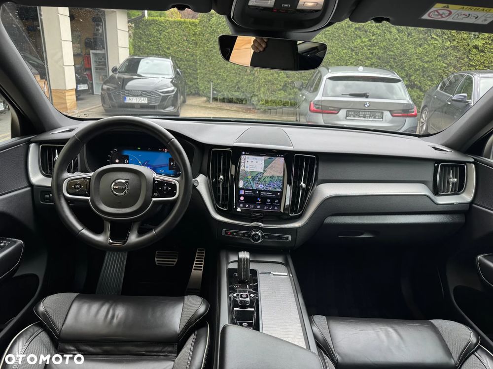 Volvo XC 60 B4 D AWD Plus Dark - 30