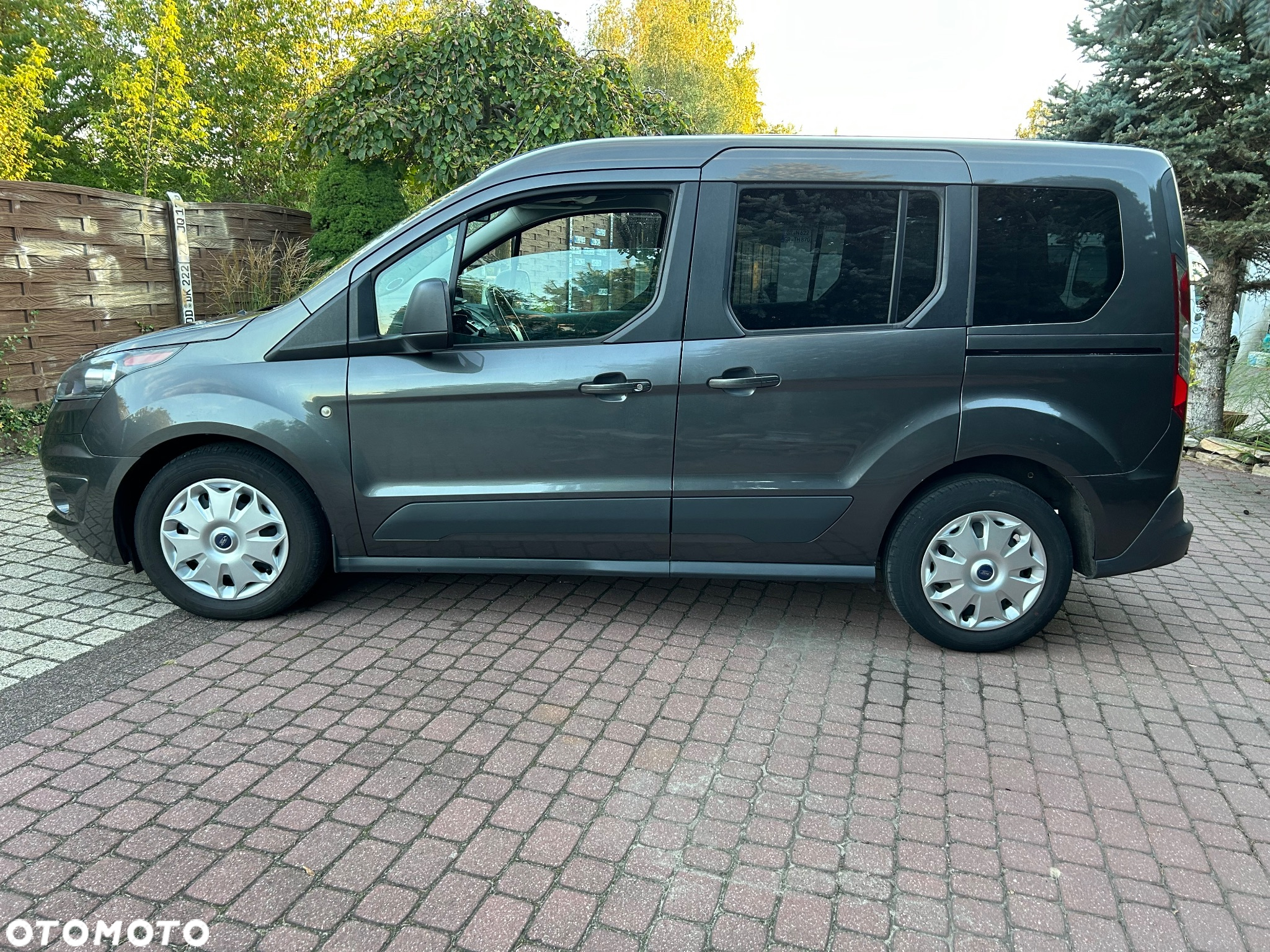 Ford Tourneo Connect - 11