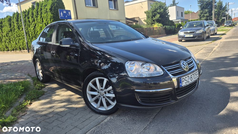 Volkswagen Jetta - 1
