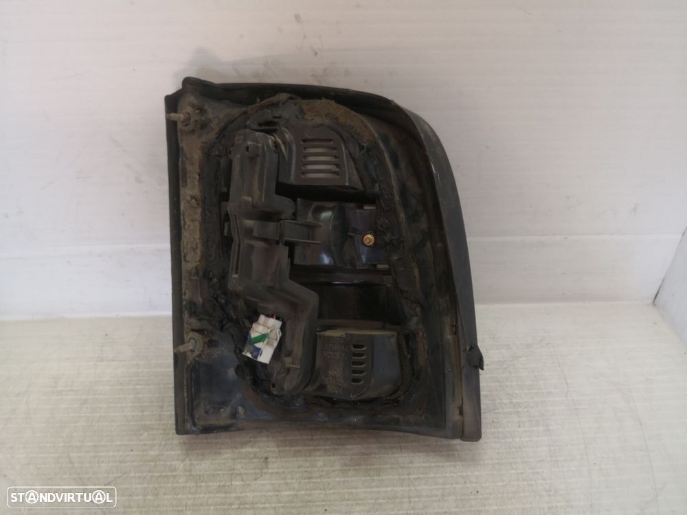 Farolim Stop Dto Nissan Micra - 4