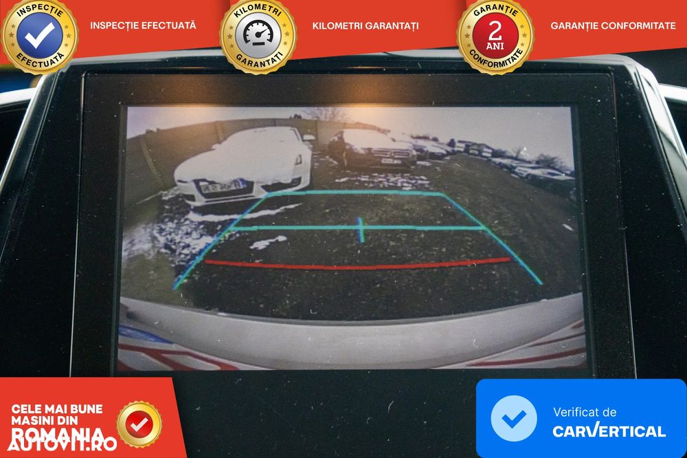 Toyota Prius 1.8 HSD Exclusive Plus - 23