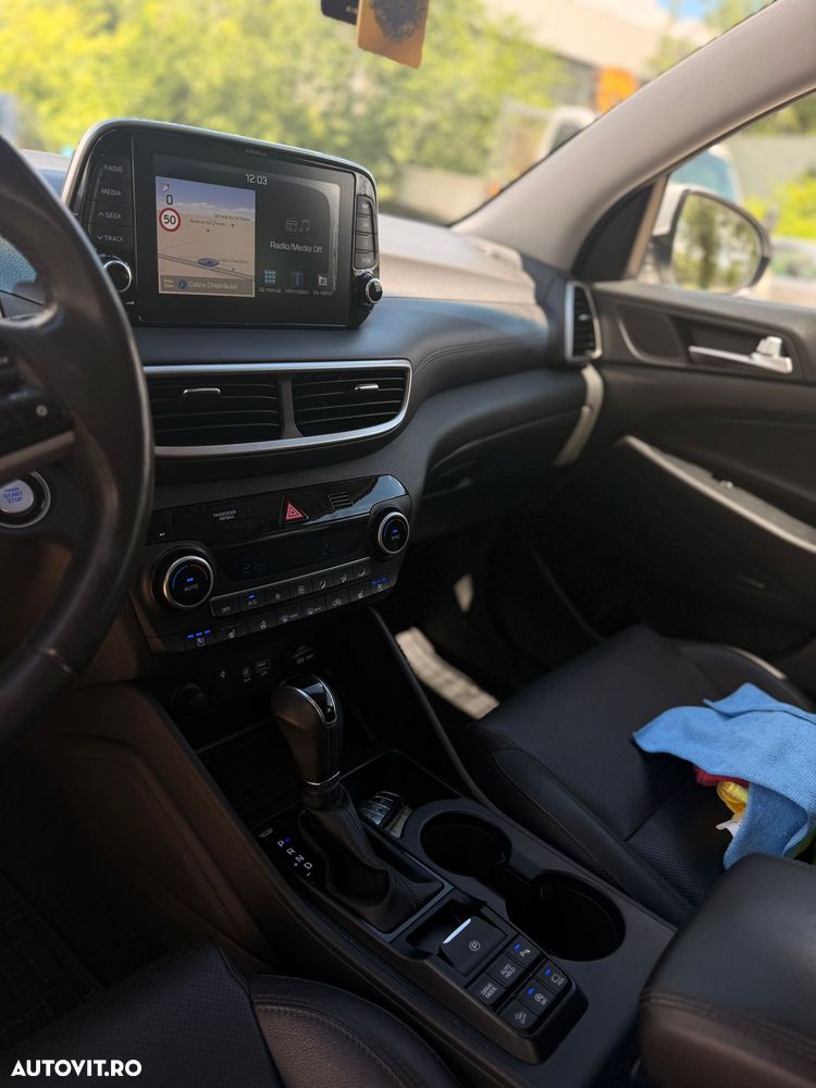 Hyundai Tucson 2.0 CRDI 4WD 8AT Luxury - 14