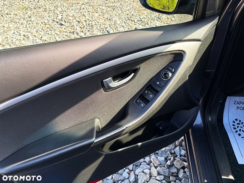 Hyundai i30 blue 1.6 CRDi DCT Passion - 20