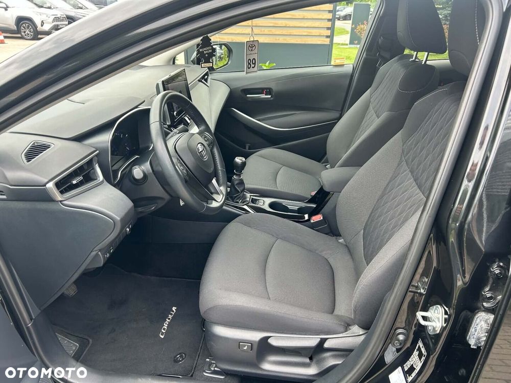 Toyota Corolla - 13
