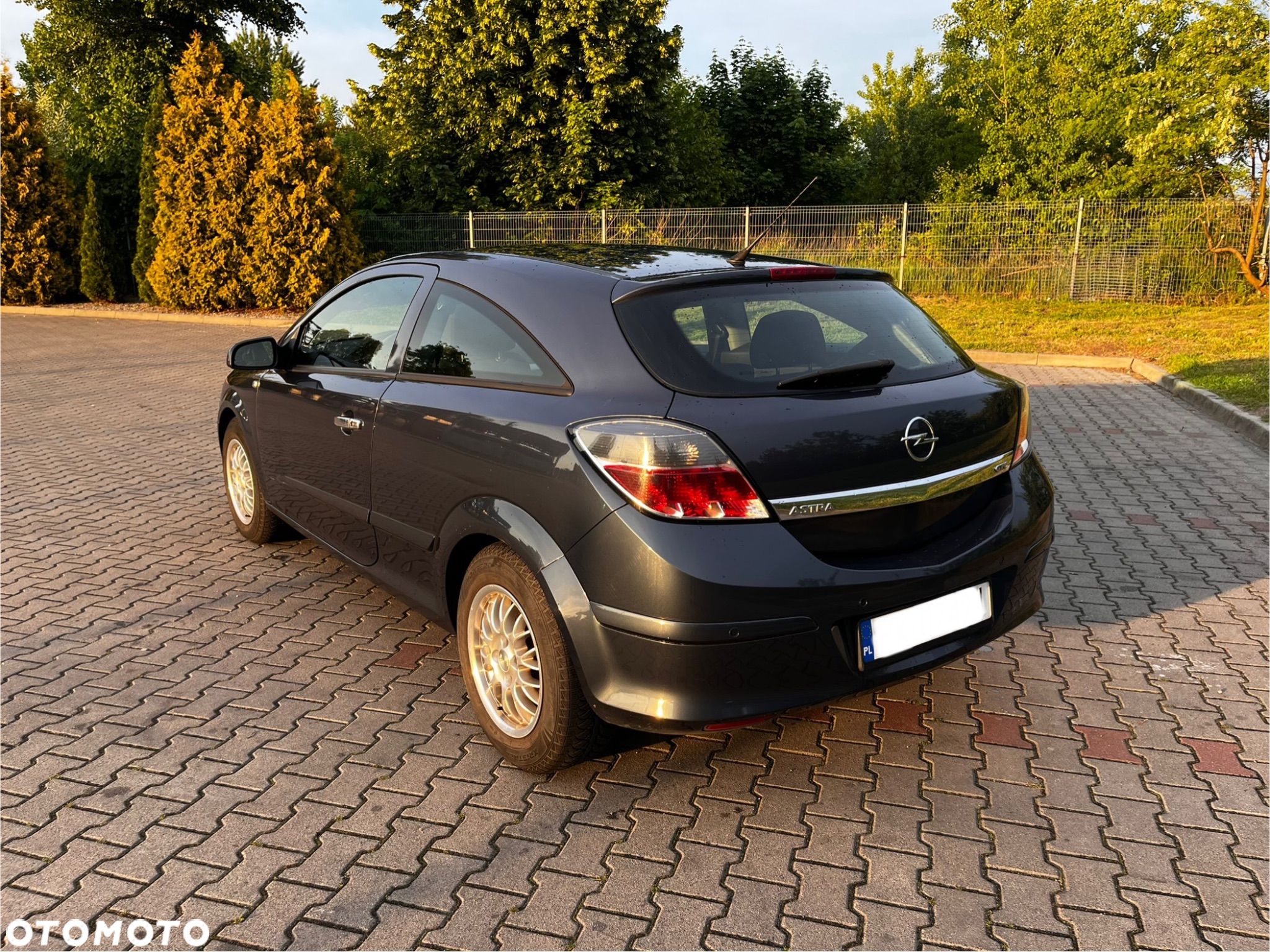 Opel Astra III GTC 1.6 Enjoy - 1