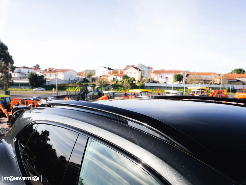 Porsche Taycan Cross Turismo 4 - 36