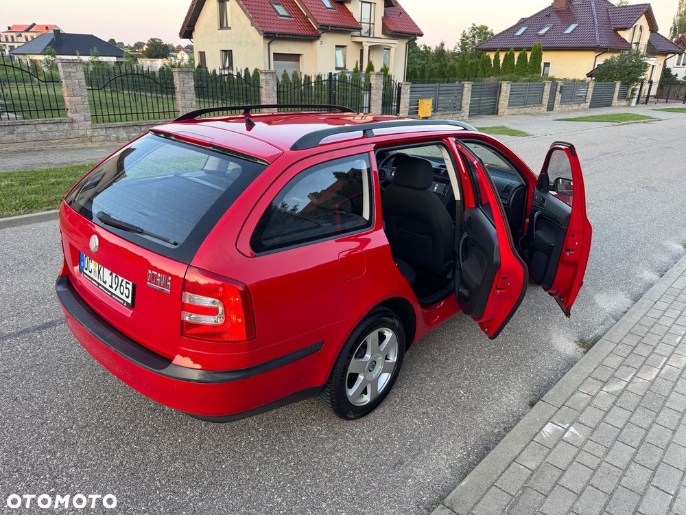Skoda Octavia 1.6 Combi Ambiente - 40