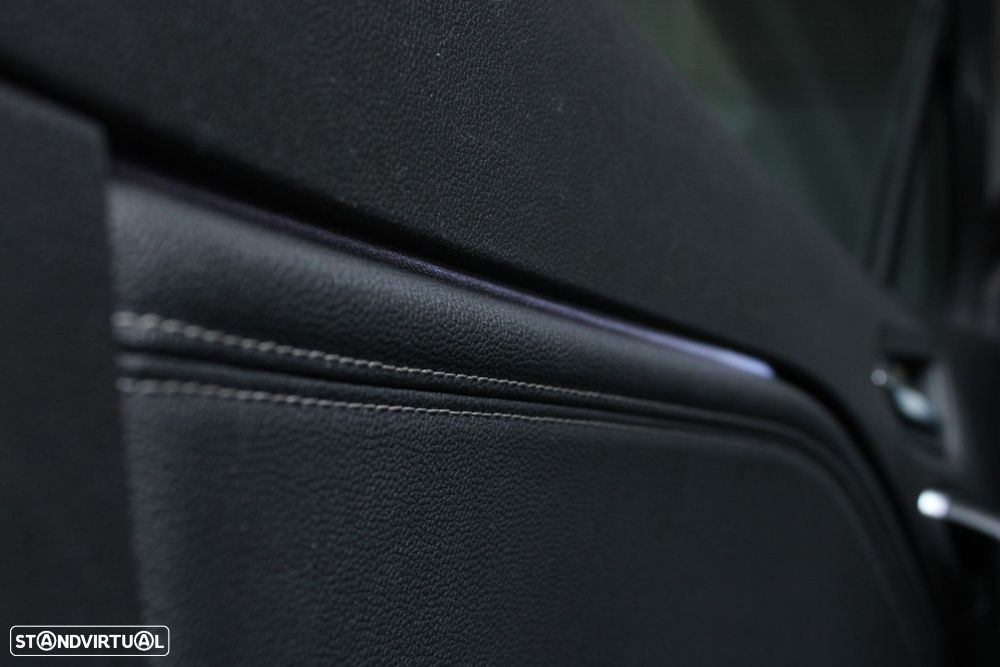 Renault Captur 1.0 TCe Techno Bi-Fuel - 32