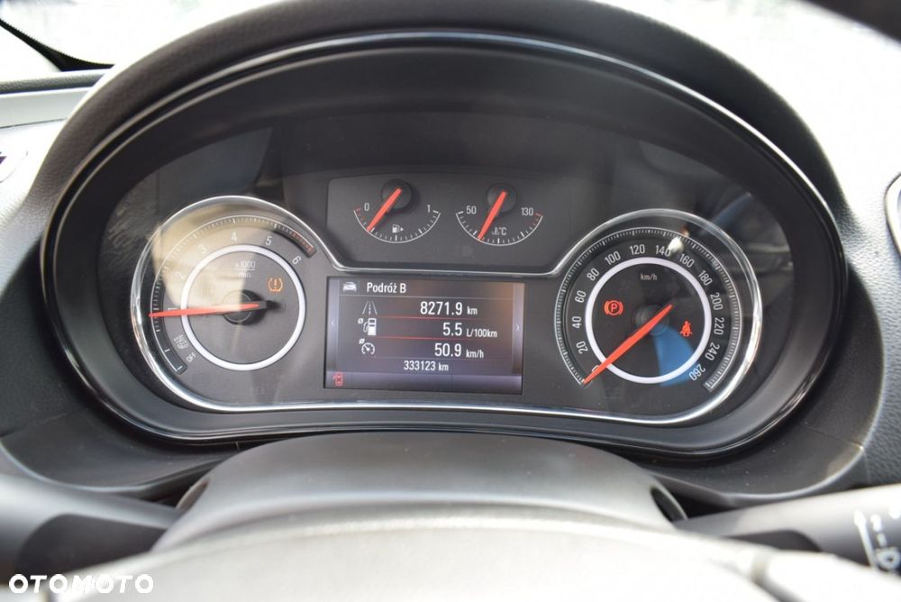 Opel Insignia - 30