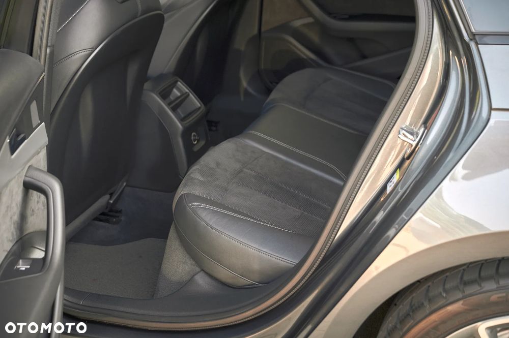 Audi A4 Avant 2.0 TDI S tronic quattro sport - 23