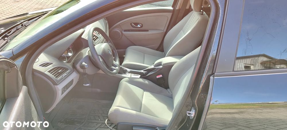 Renault Megane 1.5 dCi Dynamique - 8