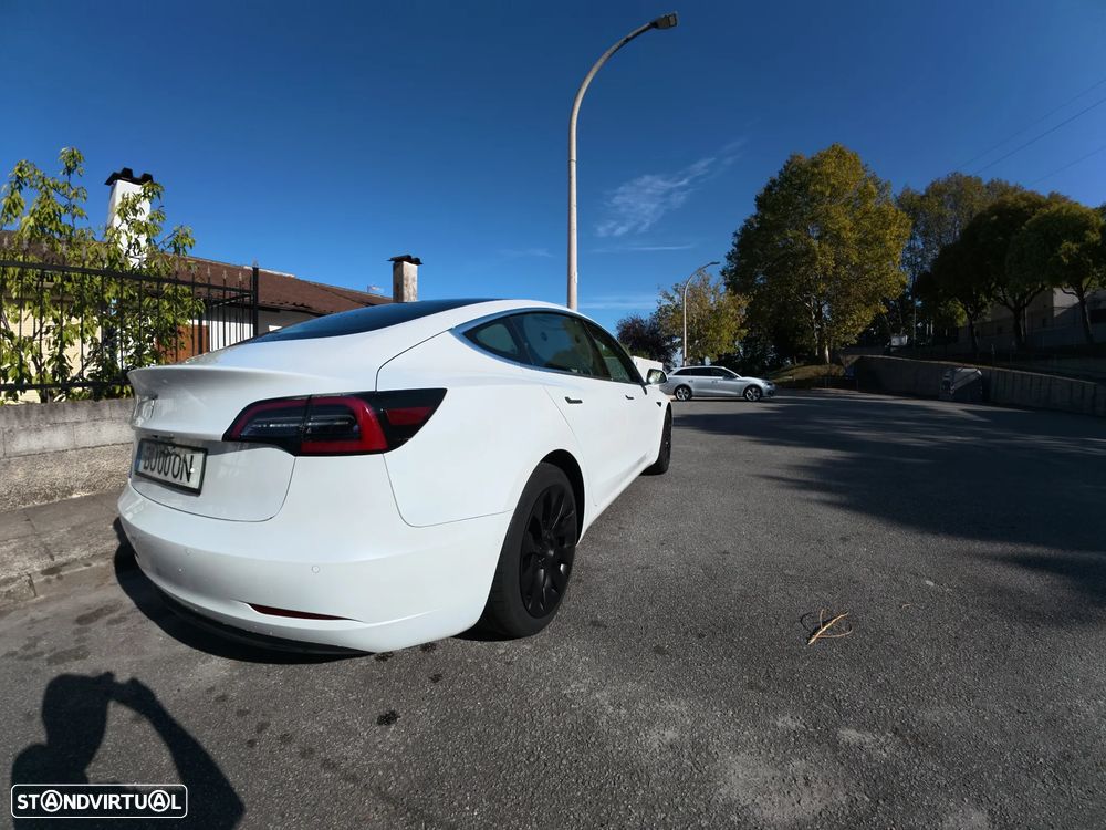 Tesla Model 3 Standard Range Plus RWD — fotografia 7