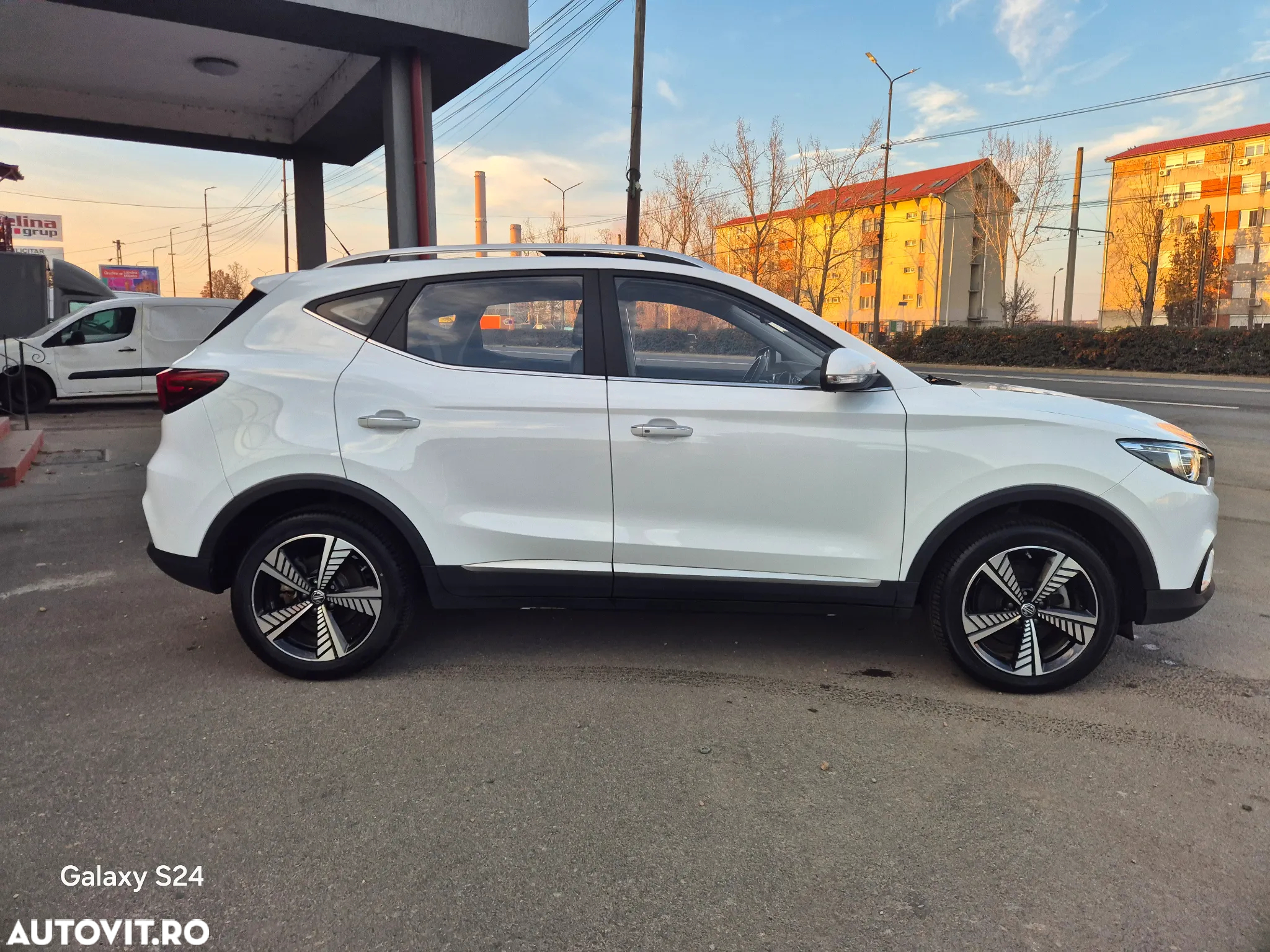 MG ZS EV Luxury - 28