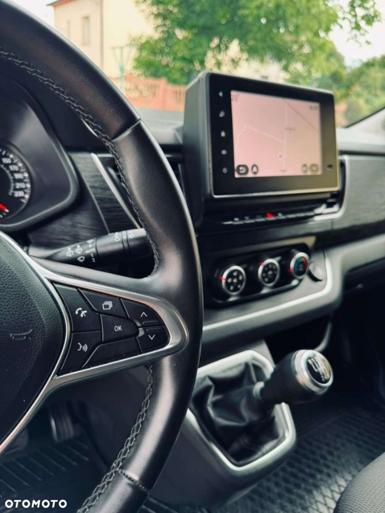 Renault Trafic - 12