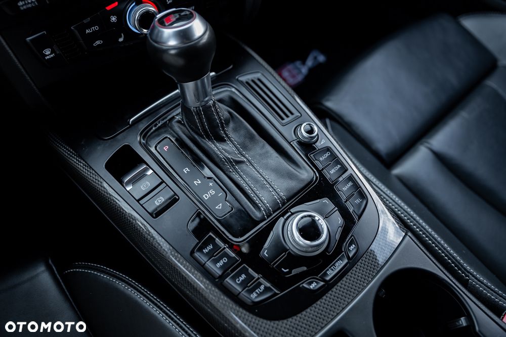 Audi S4 Avant S tronic - 31