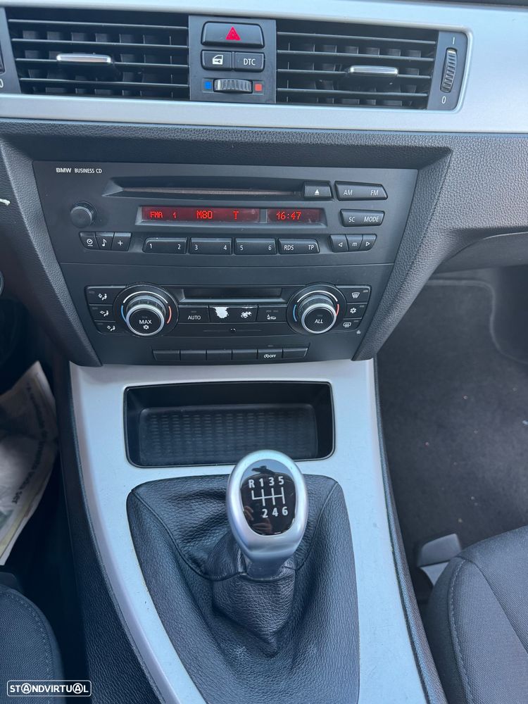 BMW 318 d Dynamic - 9