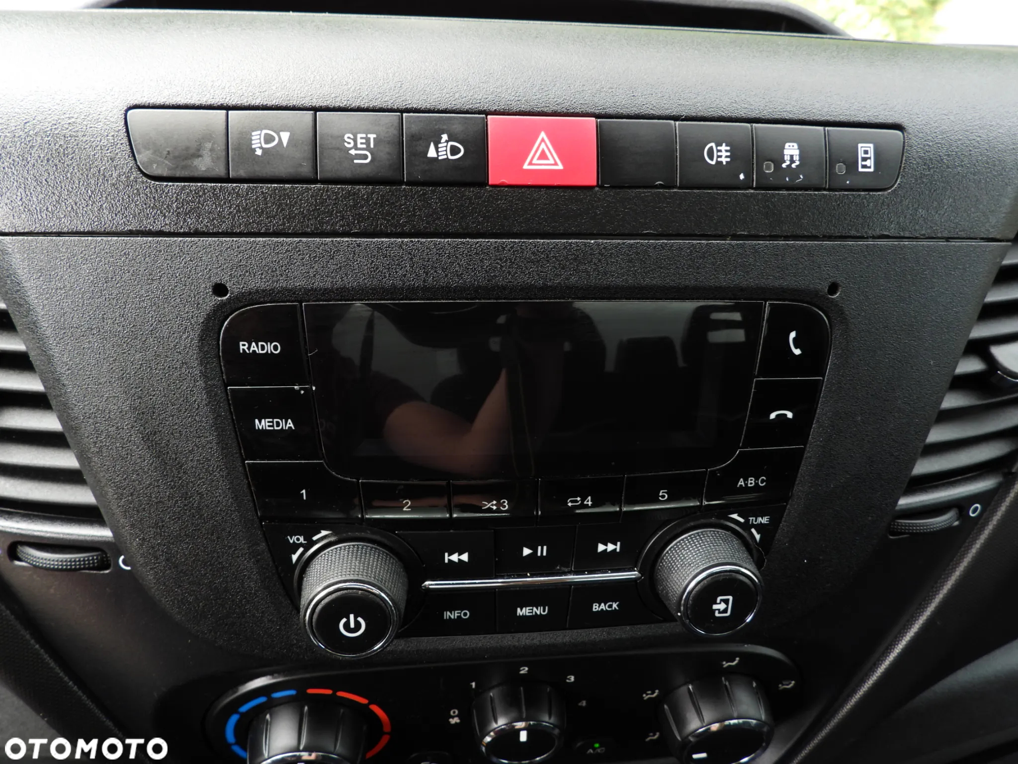 Iveco DAILY 35C16 WYWROTKA TEMPOMAT BLIŹNIACZE KOŁA KLIMATYZACJA 160KM [ 653455 ] - 35