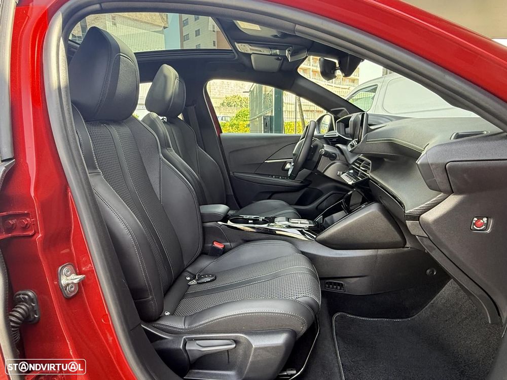 Peugeot e-208 GT - 43