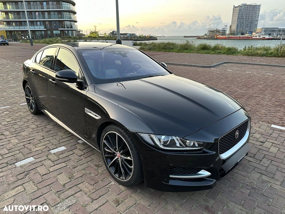 Jaguar XE 2.0 Portfolio - 14