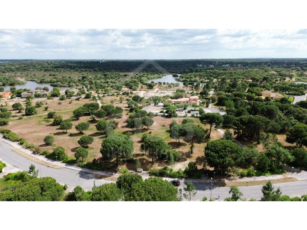 Terreno em Emprendimento Urbano com Golfe - Grande imagem: 2/8