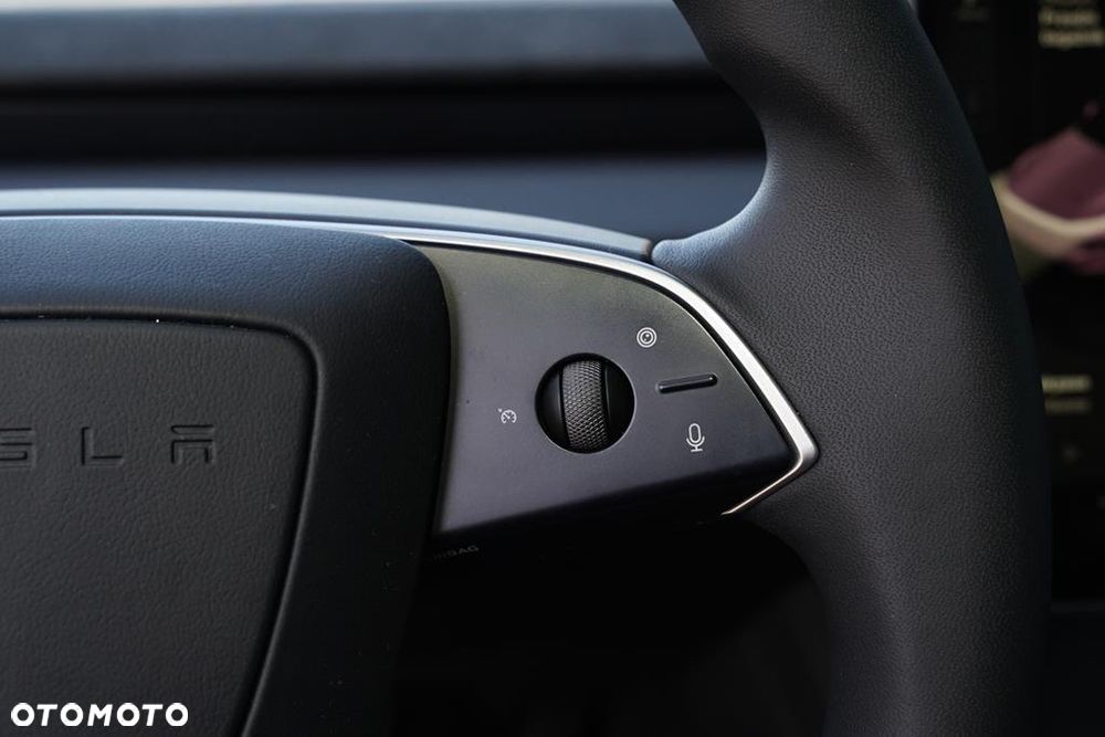 Tesla Y 83.1kWh Long Range RWD - 14