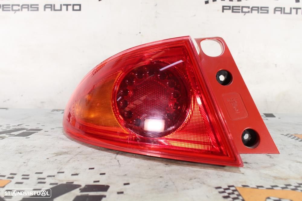 Farolim Esquerdo Seat Leon (1P1)  1P0945095f / 89320251 / Chassi Condu - 9