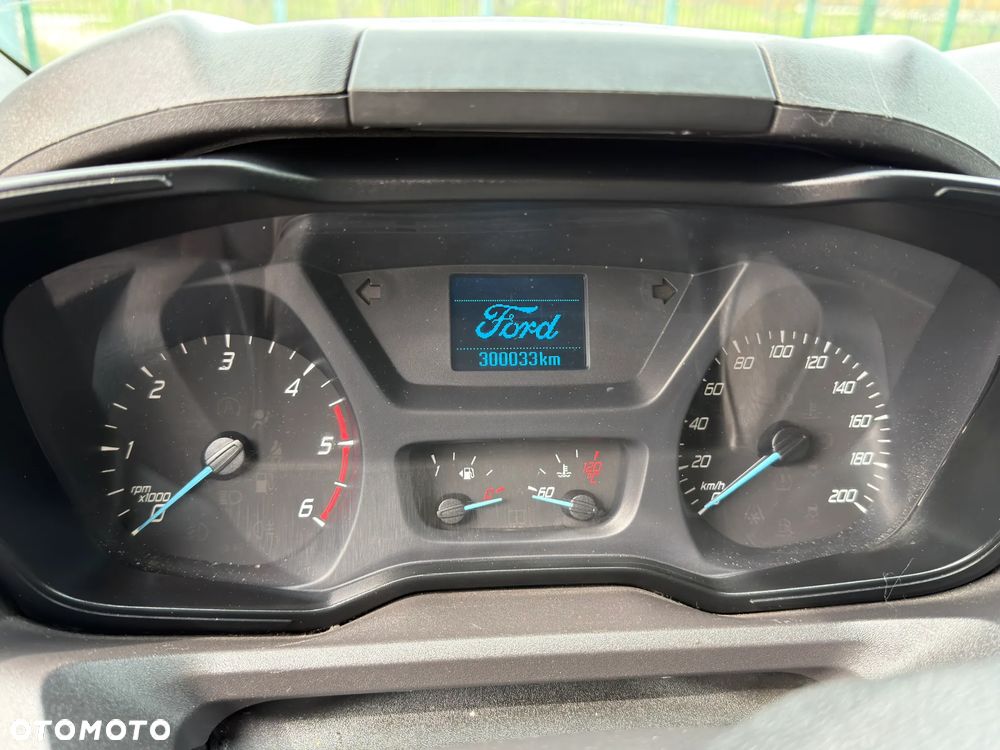 Ford TRANSIT CUSTOM - 11