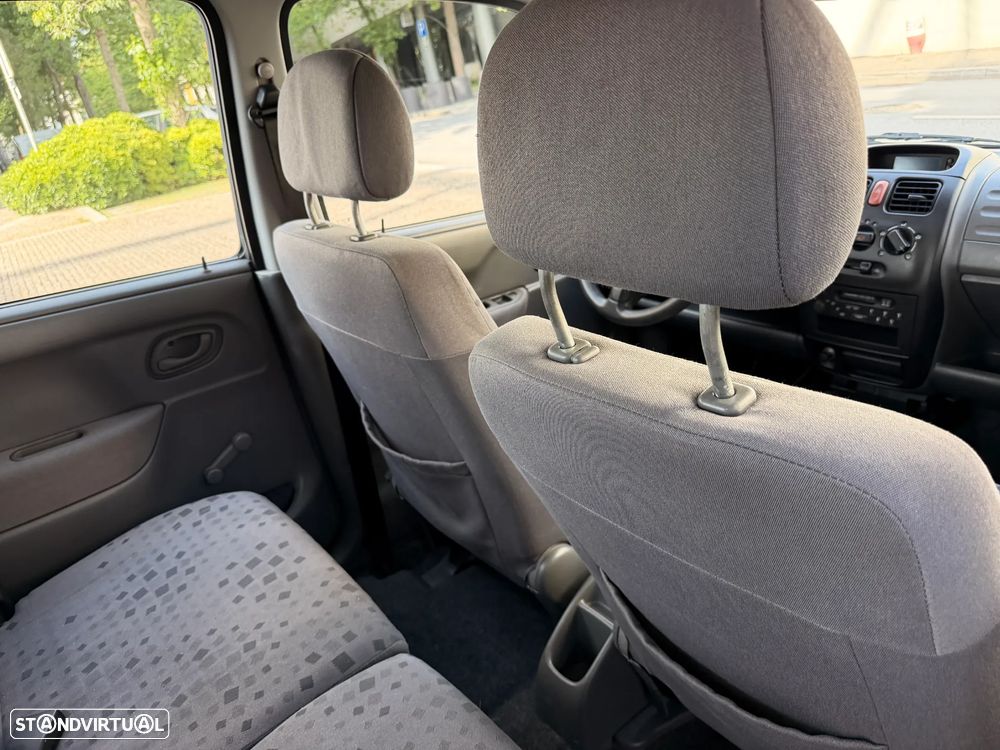 Opel Agila 1.0 12V Comfort - 20