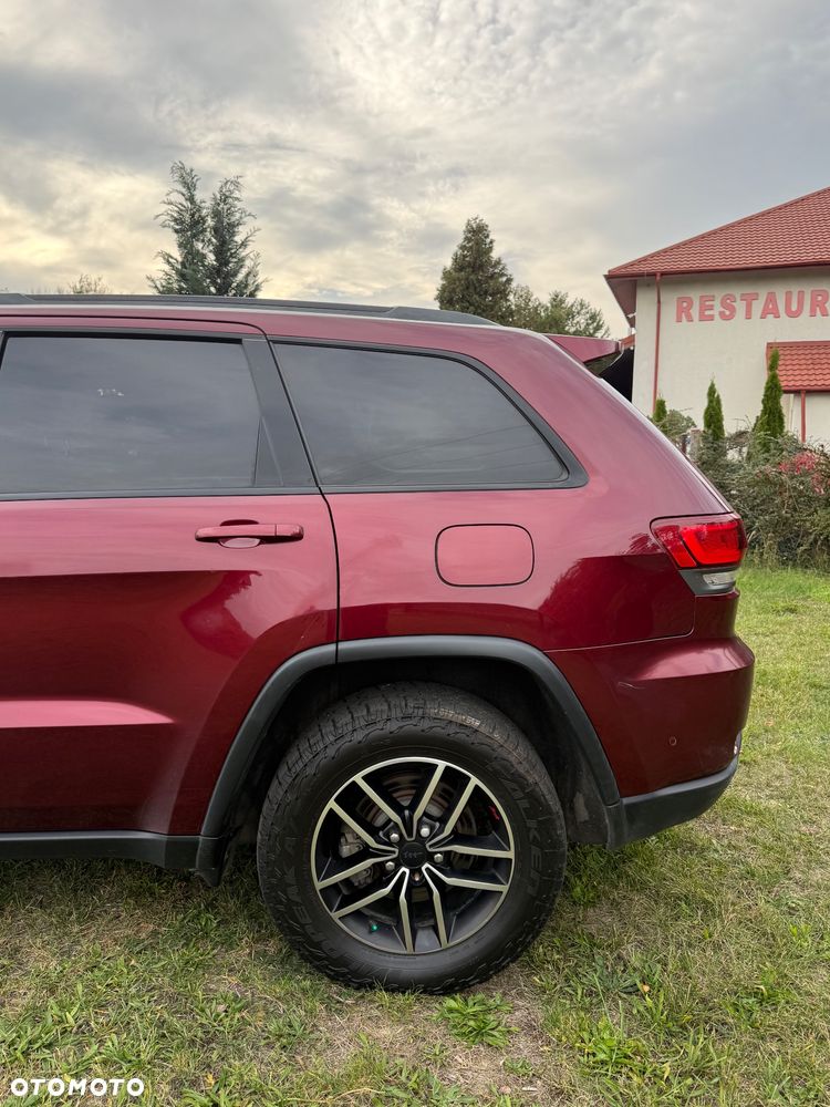 Jeep Grand Cherokee - 18