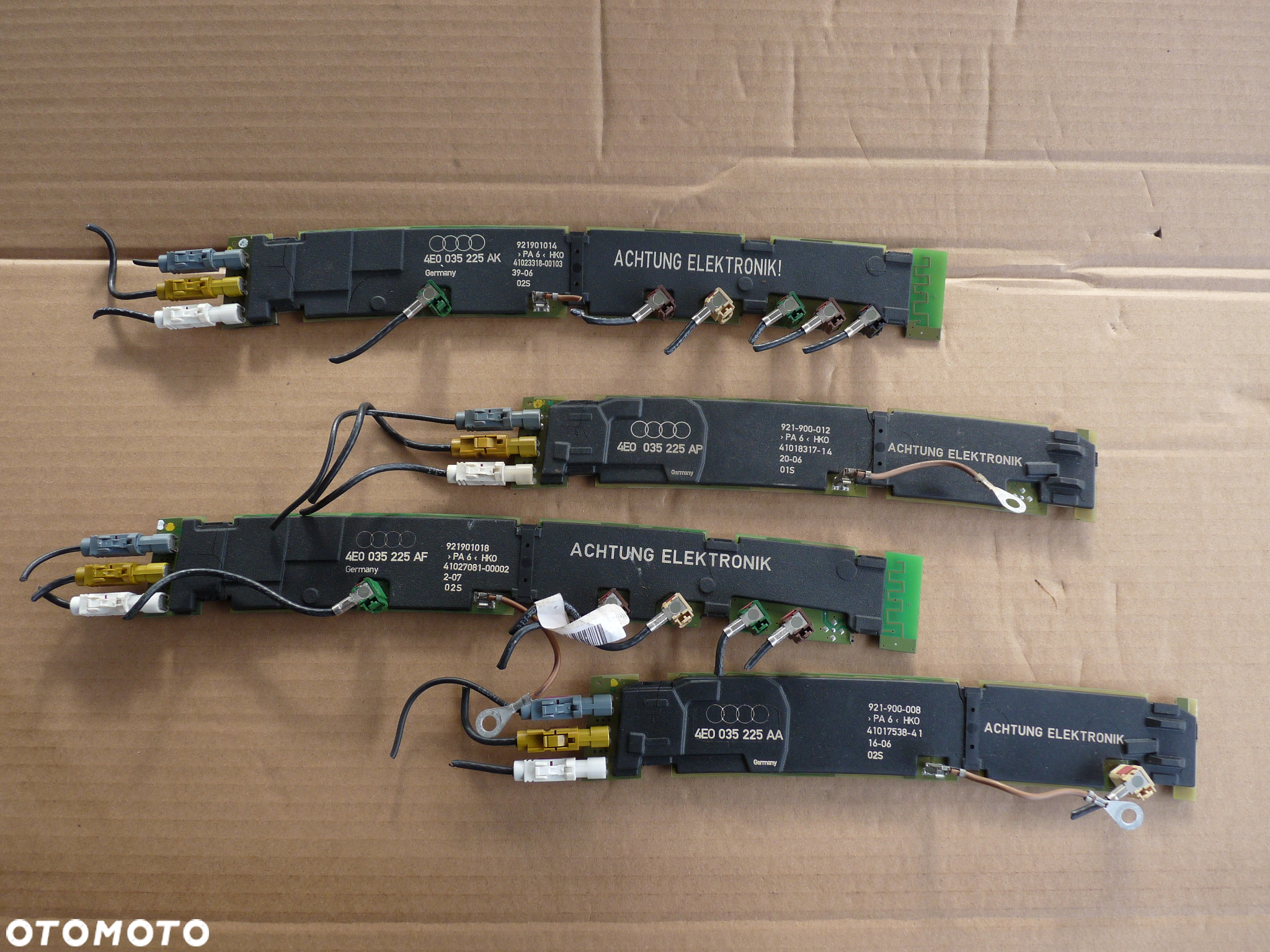 AUDI A8 D3 LIFT WZMACNIACZ ANTENY 4E0035225AA 4E0035225AF 4E0035225S 4E0035225AK 4E0035225AP - 2