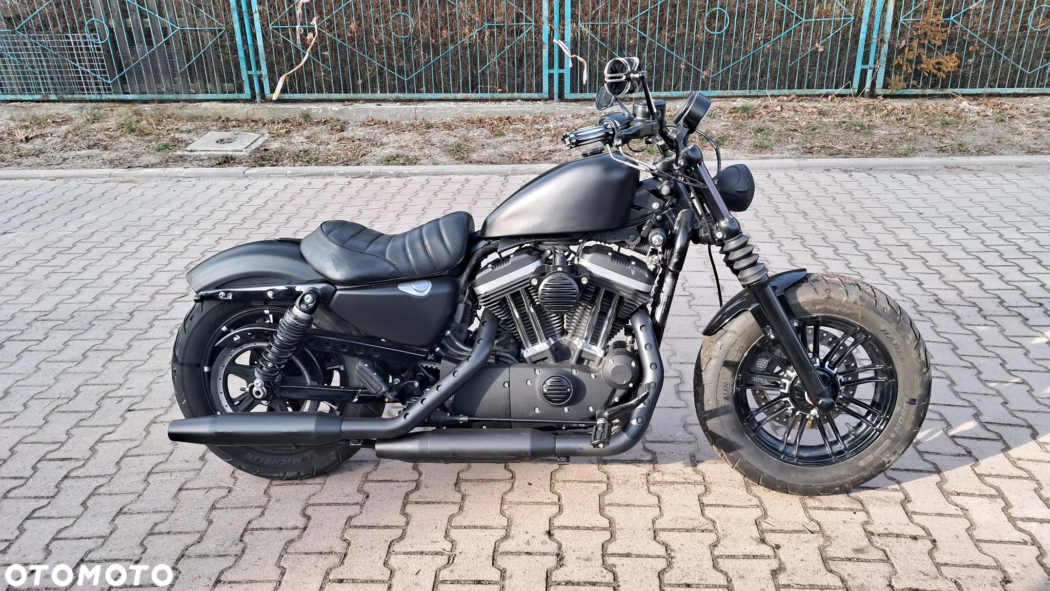 Harley-Davidson Sportster Iron 883 - 5