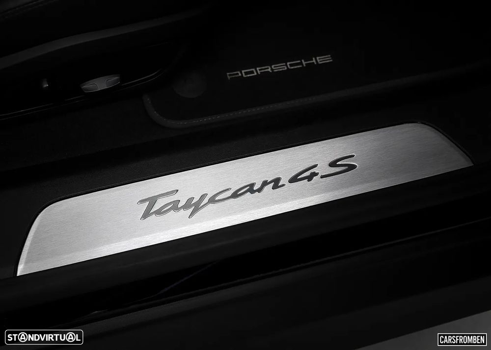 Porsche Taycan 4S - 32