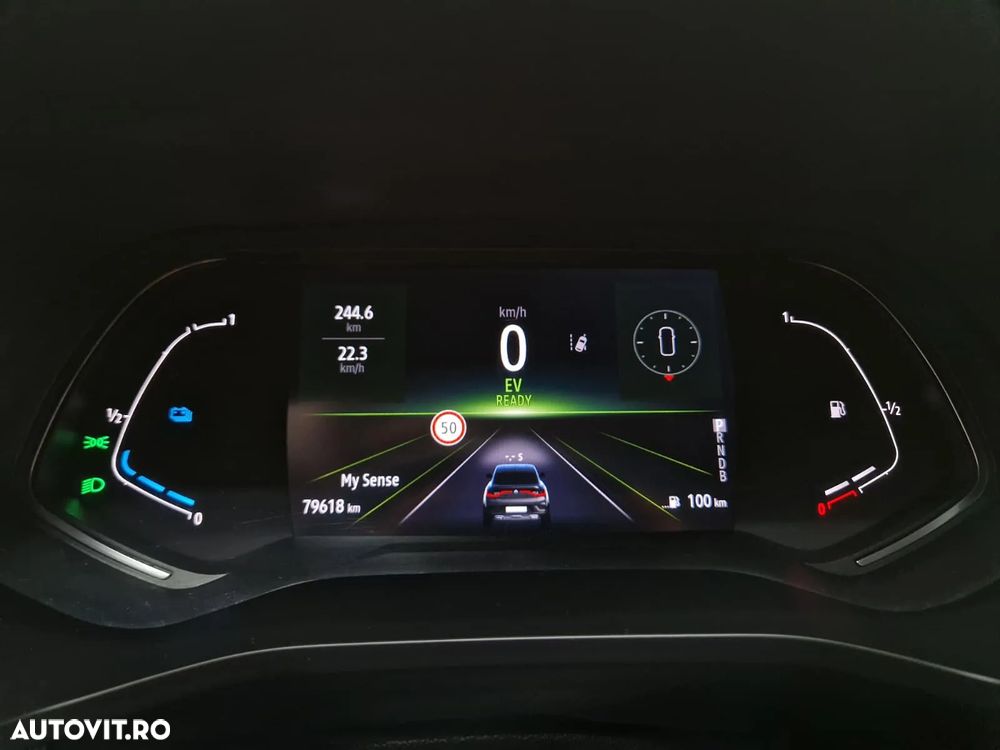 Renault Arkana E-TECH 145 Evolution - 12