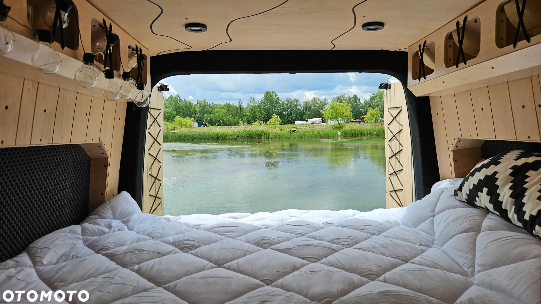 Volkswagen CRAFTER L2H2 Campervan - 4
