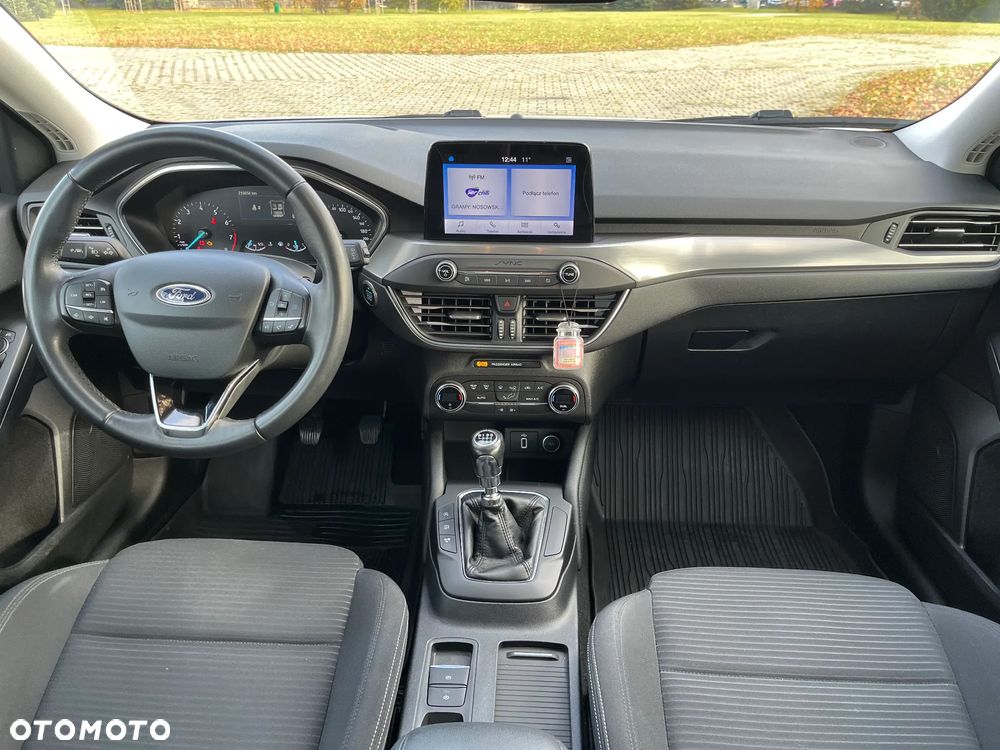 Ford Focus ver-1-5-ecoboost-active-business - 9