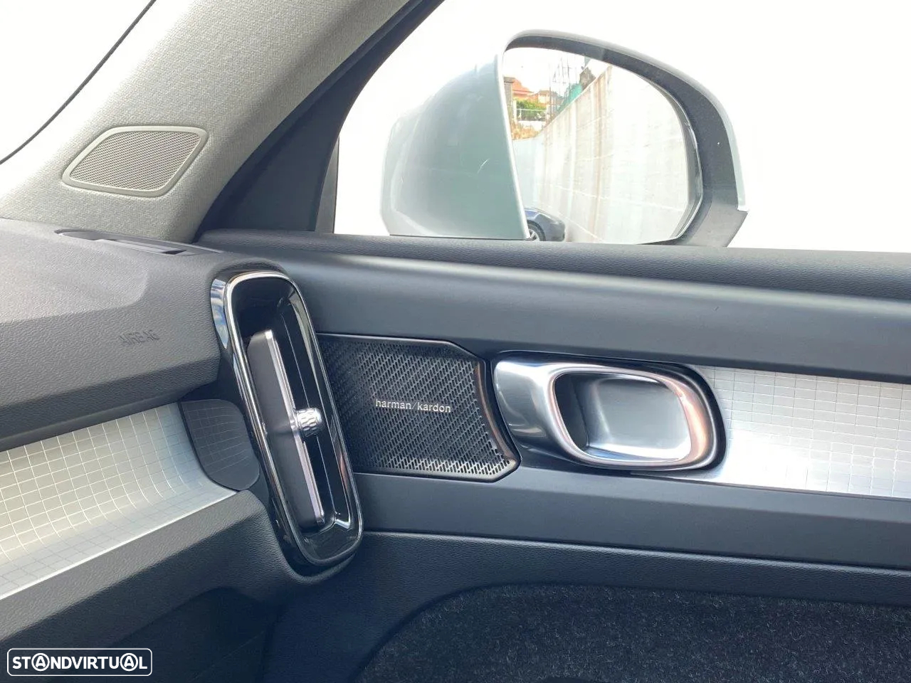 Volvo XC 40 2.0 D3 Momentum Plus Geartronic - 51