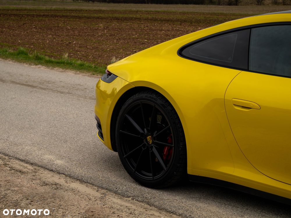Porsche 911 Carrera 4S - 13
