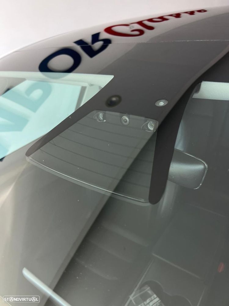 Tesla Model Y - 23