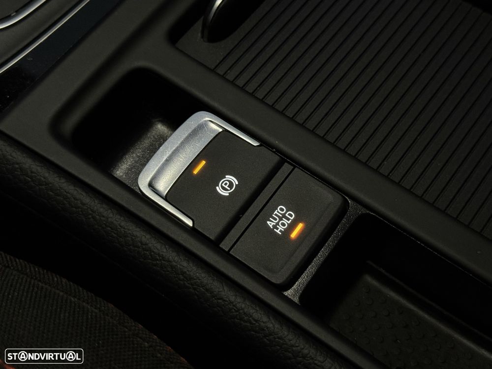 VW Golf GTI 2.0 TSI OPF DSG Performance - 20