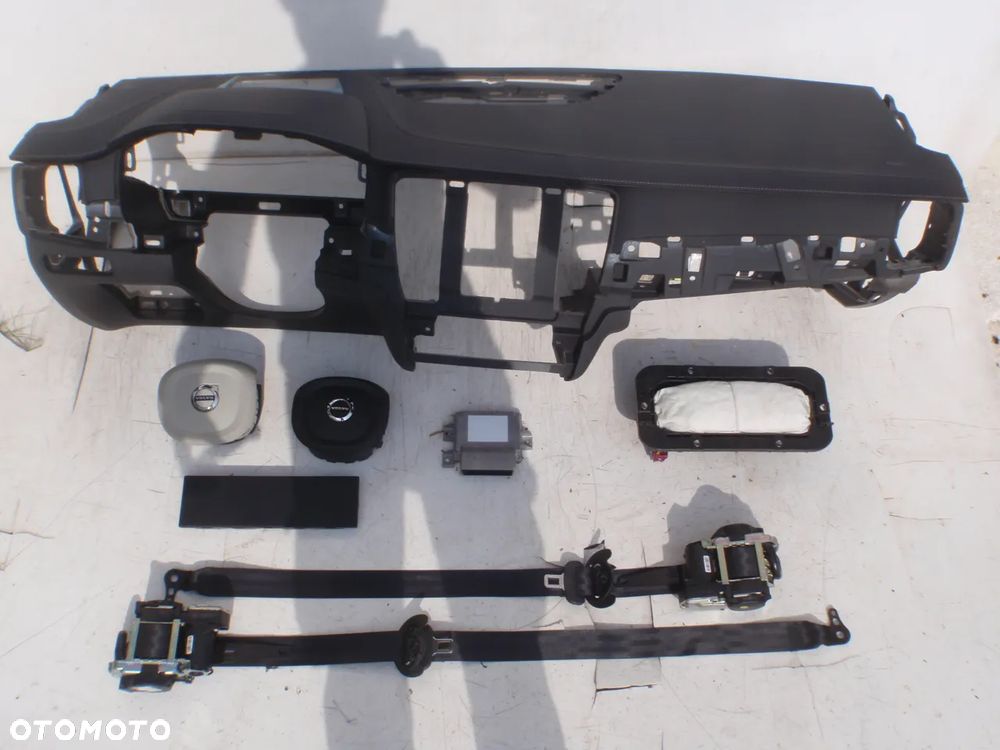 VOLVO V90 S90 DESKA KONSOLA KOKPIT PULPIT PÓŁKA PARAPET SKÓRA PODUSZKI POWIETRZNE KIEROWCY PASAŻERA KOLAN PODUSZKA POWIETRZNA KOLANOWA KURTYNA KURTYNY AIR BAG FOTELA W FOTEL AIRBAG PASY PAS USA  KANADA - 5