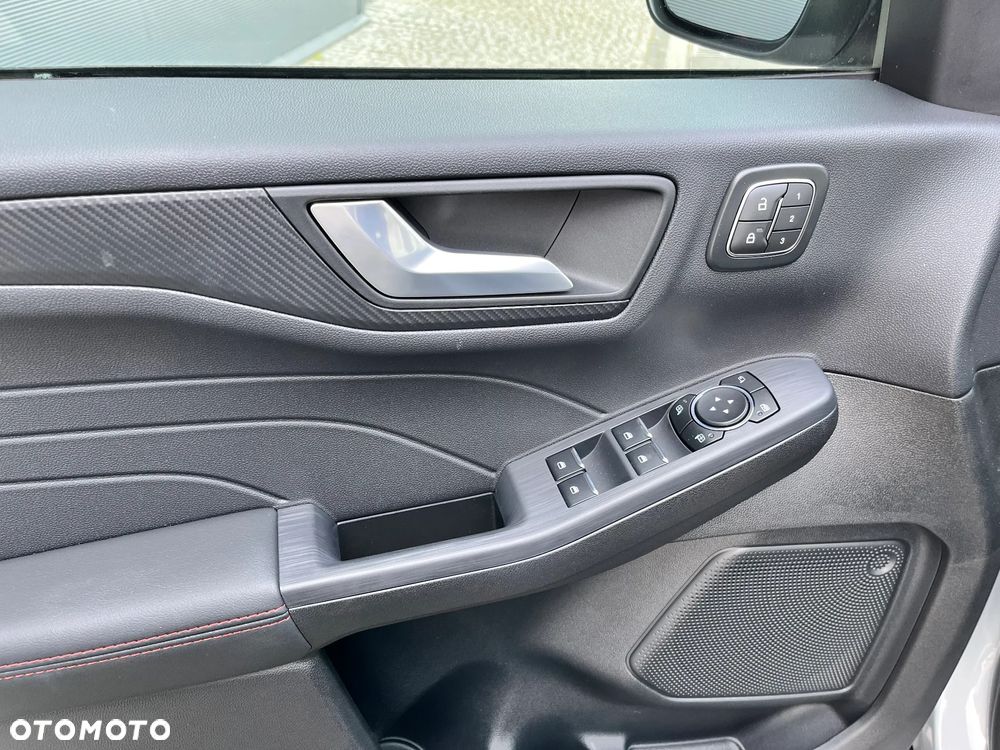 Ford Kuga 1.5 EcoBoost FWD ST-Line X - 24