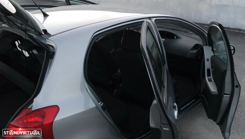 Toyota Yaris 1.0 VVT-i Comfort+AC+VSC - 47