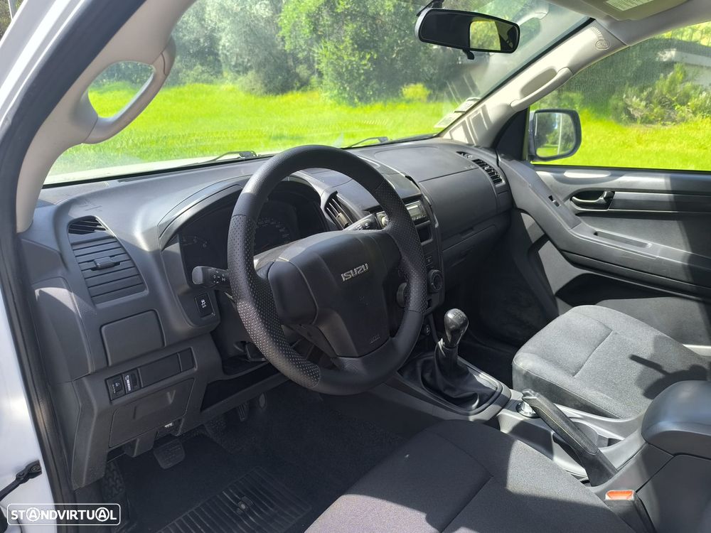 Isuzu D-Max 4X4 3 Lug - 10