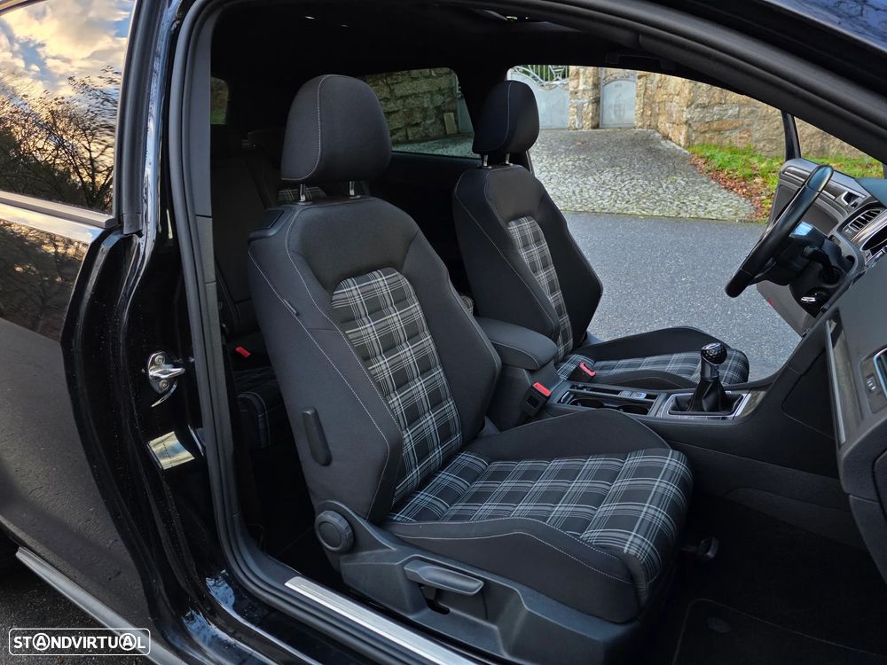 VW Golf GTD (BlueMotion ) - 17