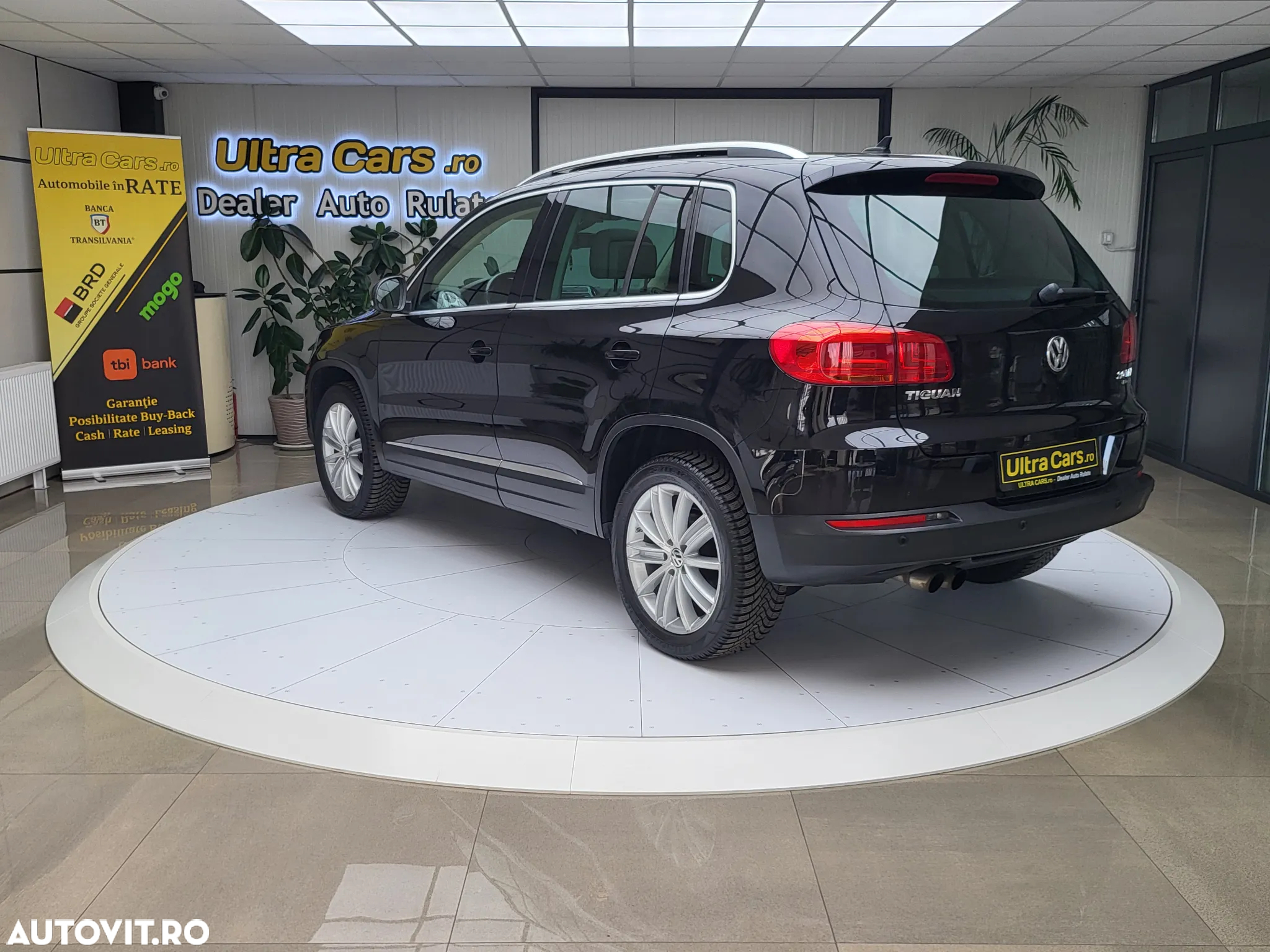 Volkswagen Tiguan 2.0 TDI 4Motion Track & Field - 3