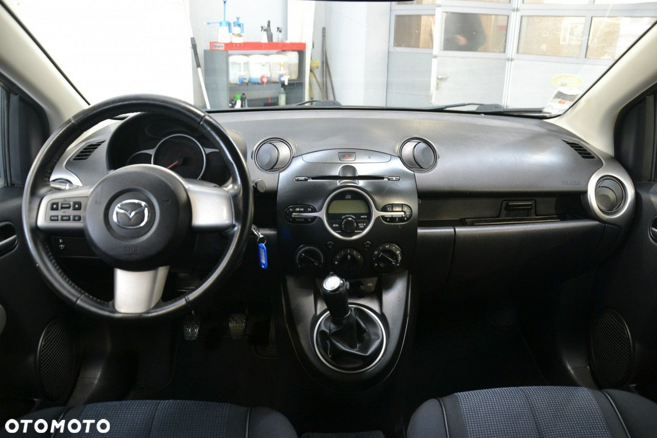 Mazda 2 - 16