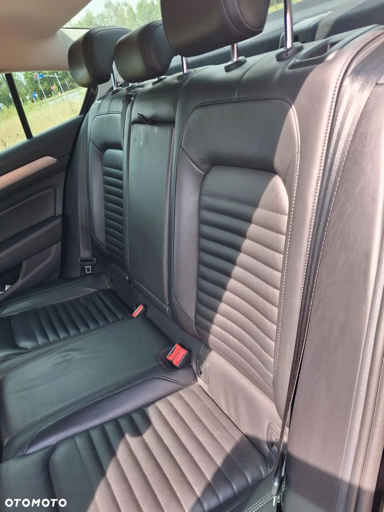 Volkswagen Passat - 13