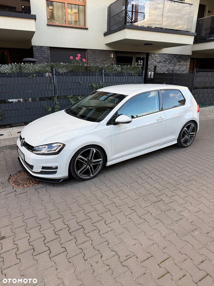 Volkswagen Golf - 2