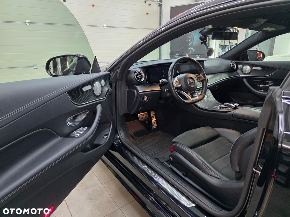 Mercedes-Benz Klasa E 220 d 4-Matic 9G-TRONIC - 16